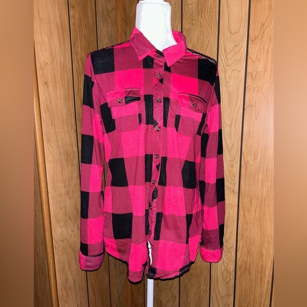 Blue rain red and black plaid button up shirt size large
